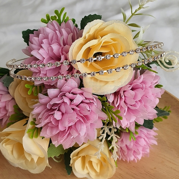 Sparkly Dainty Silver Headband - Picture 3 of 8
